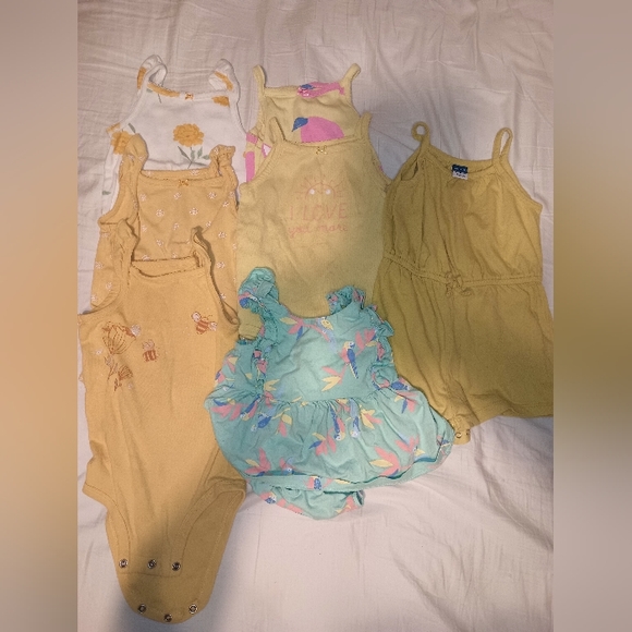 Bundle of 18M summer clothes for girls - Picture 2 of 5